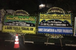 Ungkapan Duka Wafatnya Ani Yudhoyono, Bunga BTP dan Anies Bersandingan di Cikeas