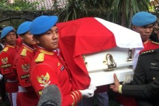 Jenazah Ani Yudhoyono Tiba, Warga Padati TMP Kalibata 