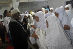 Jemaah Tarekat Naqsabandiyah Rayakan Idul Fitri Hari Ini