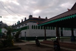 Jemaah Al Muhdlor di Tulungagung Salat Idulfitri Senin Hari Ini