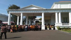 Ingin Temui Presiden, Para Pejabat Negara Antre dan 'Serbu' Istana