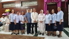 Saat Open House Wali Kota Risma Pakai Sepatu Boots