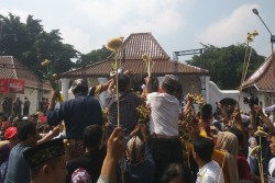Grebeg Syawal Wujud Syukur Kraton