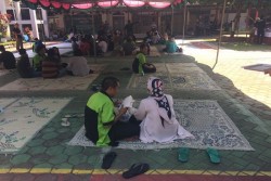 Hari Kedua Lebaran, Keluarga Warga Binaan Jenguk Bawa Kue dan Makanan