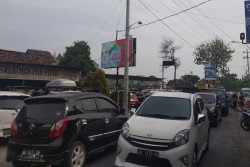 Kawasan Wisata Kuliner Sate Klathak Imogiri Macet Total