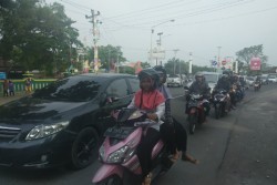 Simpang Pusat Perbelanjaan di Bantul Macet