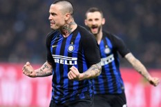 Radja Nainggolan Tegaskan Bertahan di Inter