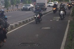 Hati-Hati, Lubang Drainase di Ringroad Utara Membahayakan Pengendara