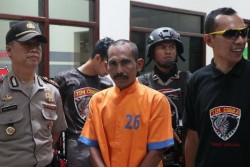 Pria Ini Gadaikan Istri Rp250 Juta dan Jual Anak Rp500.000