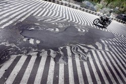 Gelombang Panas di India Bikin Jalan Aspal Meleleh
