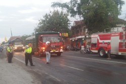 Terlibat Kecelakaan, Pemotor Tewas Terbakar