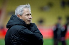 Borussia Dortmund Ikat Lucien Favre Hingga 2021