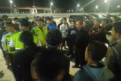 Dilarang Beroperasi di YIA, Pengemudi Online Bersitegang dengan Keamanan Bandara