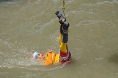 Pesulap India Tewas setelah Menceburkan Diri ke Sungai dengan Badan Terikat Rantai