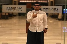 Jumat Ini, Gus Miftah Bakal Bimbing Deddy Corbuzier Bersyahadat