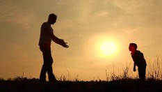 Di Awal Masa Tumbuh Kembang Anak, Ini Peran Ayah.. 
