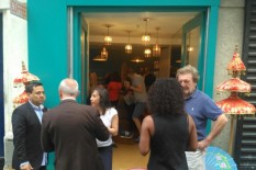 Warung Kopi Indonesia Pertama di Paris Dibuka di Montmarte