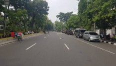 Polisi Tutup Satu Ruas Jalan Medan Merdeka untuk Mencegah Massa Merangsek ke Gedung MK