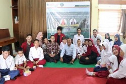 Dampingi Siswa Tuna Netra, Dosen PBI UMY Ajarkan Cara Belajar Bahasa Inggris Lewat Cerita