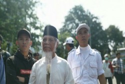 Mantan Penasihat KPK Jadi Korlap Demo di MK, Sebut Seorang Demonstran Diracun