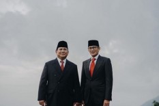 Sang Ibu Dampingi Sandiaga Uno Berdoa Jelang Sidang Putusan MK