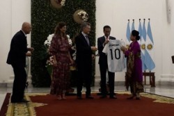  Jokowi Diberi Jersey Timnas Argentina, KPK: Kalau Suka, Bayar ke Negara