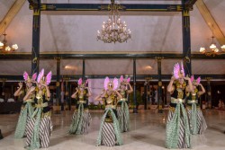 Krida Beksa Wirama Pentaskan Umbul Donga Sinengkeran Ing Matoyo di Pendopo Agung Royal Ambarrukmo 