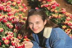 Chelsea Islan Dekat dengan Politisi Golkar? 
