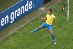 Casemiro Menjadi Figur Kunci dalam Solidnya Pertahanan Brasil