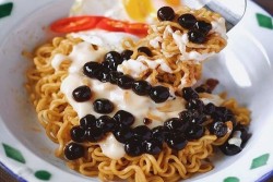 Lagi Viral, Mi Instan Boba. Mau Coba?