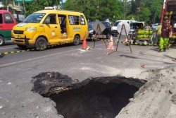 Jalan di Medan Menganga karena Amblas