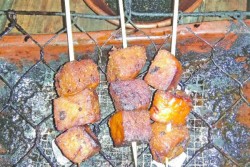  Menikmati Gurih Manis Sate Kere di Warung Klangenan Jogja
