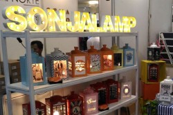 Terinspirasi Pedagang Kerupuk Keliling, Adit Jadi Produsen Lampu-Lampu Unik