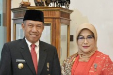Presiden Anugerahkan Penghargaan kepada Wali Kota Jogja dan Ketua Tim Pengerak PKK Kota Jogja