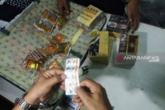Koper Calon Jemaah Haji Digeledah, Petugas Temukan Obat Perangsang Tisu Magic