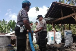  Hampir Satu Bulan Krisis Air, Warga Clapar Dapat Bantuan