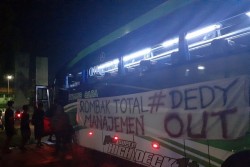 Persis Main Imbang, Suporter Blokade Pintu Keluar Stadion, Pemain Tak Bisa Keluar