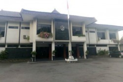 Cerita Mistis Angkernya Gedung DPRD Karanganyar di Kaki Gunung Lawu