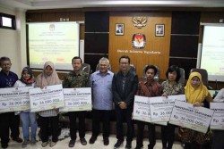 Lagi, 7 Ahli Waris Penyelenggara Pemilu yang Wafat Mendapat Santunan Rp36 Juta