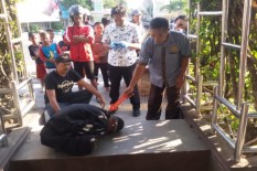Warga di Alun-Alun Ponorogo Kaget Temukan Seseorang Meninggal dengan Posisi Bersila dan Sujud 