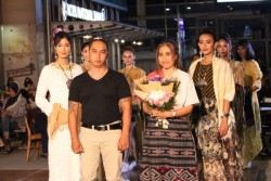 Dengan Kain Ramah Lingkungan, Leila Rouf Usung Tema Flamboyan