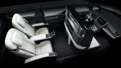Bukan Sekadar Alat Transportasi, Ini Fitur Mewah Lexus LM yang Dibanderol Harga Rp2 Miliar