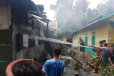 Diduga Korsleting Listrik, Sebuah Kios Nyaris Ludes Terbakar