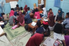 Keren, Ada Peraturan Desa di Wonogiri yang Melarang Main HP dan Nonton TV