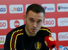 Hijrah ke Vissel Kobe, Vermaelen Reuni dengan Andres Iniesta