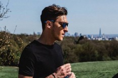 Pesepak Bola Mesut Ozil dan Sead Kolasinac Dirampok