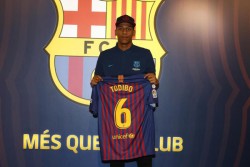 Baru 6 Bulan Gabung, Todibo Harus Tinggalkan Barcelona