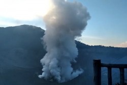 Tangkuban Perahu Erupsi, Kang Emil Minta Masyarakat Jangan Panik