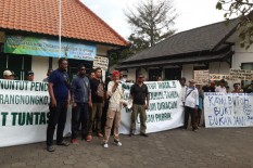 Limbah Industri Diduga Cemari Sungai di Bantul, Warga Demo Kantor DLHK DIY