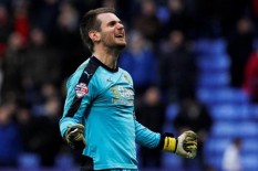Aston Villa Rekrut Kiper Berpengalaman dari Burnley